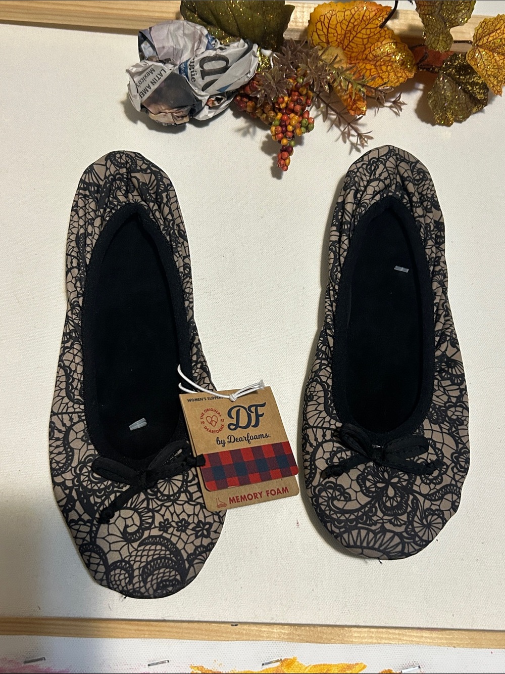 dearfoams Black Lace-Print Memory Foam Ballet slippers